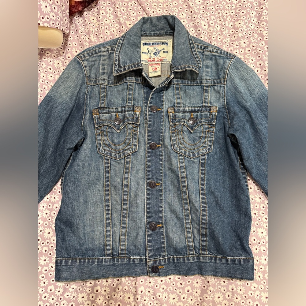 True Religion denim jacket size L, nice pockets on the front no stains